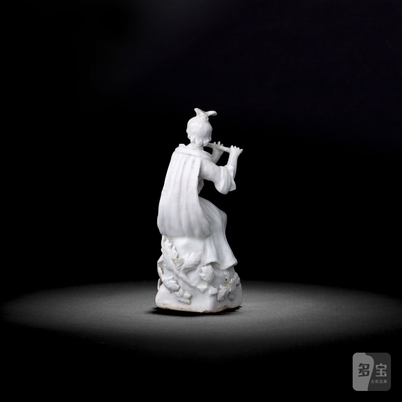 A rare and early Derby white figure of a lady flautist, circa 1750-52 - 图4